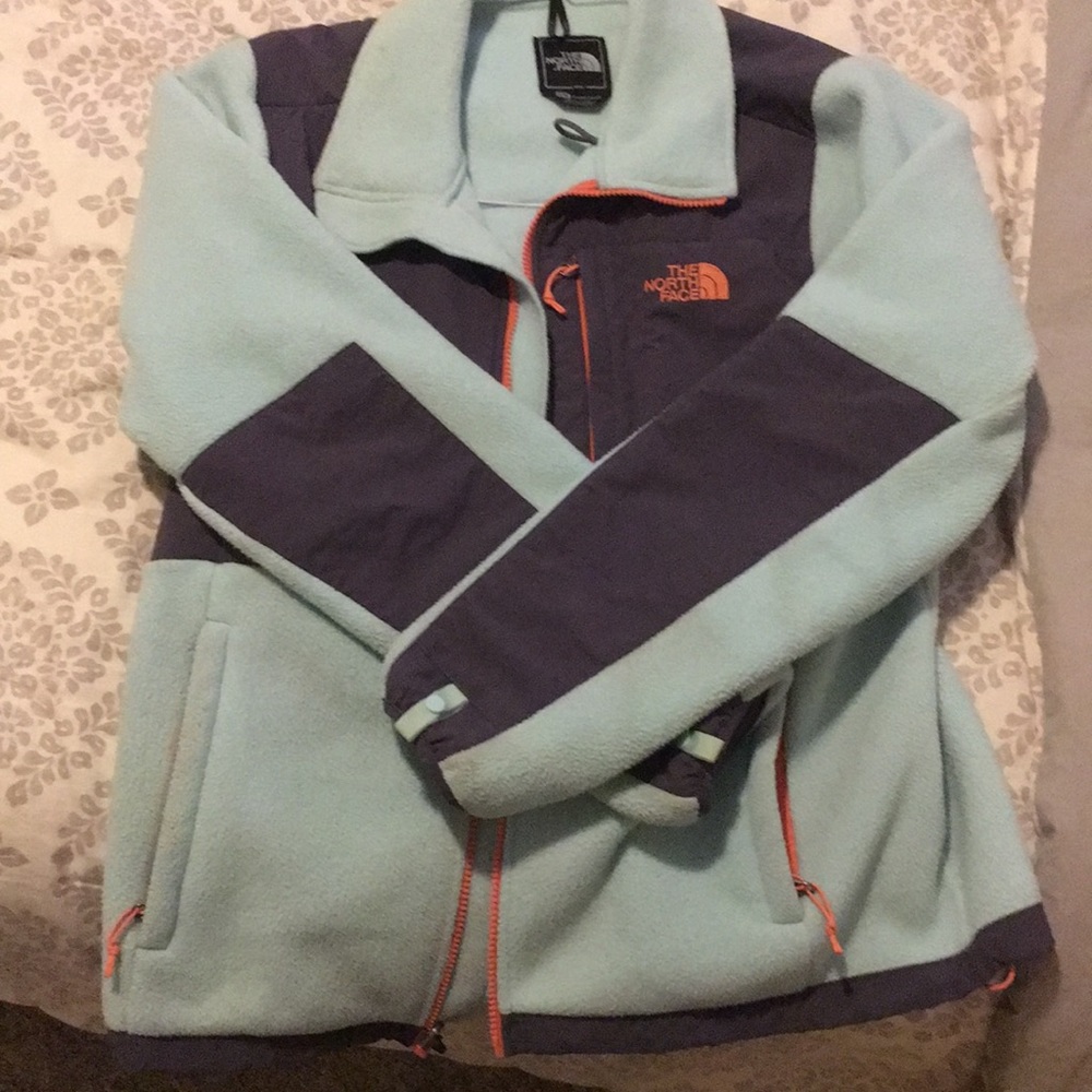 Women’s large north face jacket